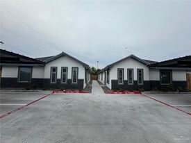 712 Palmer Rd in Mission, TX - Building Photo