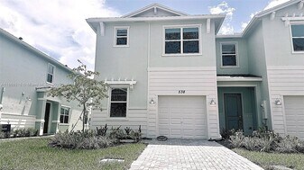 538 Rivergrass St in Port St. Lucie, FL - Building Photo