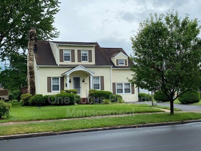 2216 Lincoln Dr