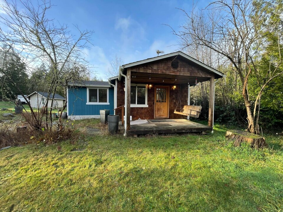 312 Key Peninsula Hwy NW in Home, WA - Building Photo