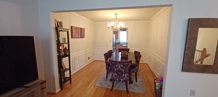 2059 Pieris Ct in Vienna, VA - Foto de edificio - Building Photo