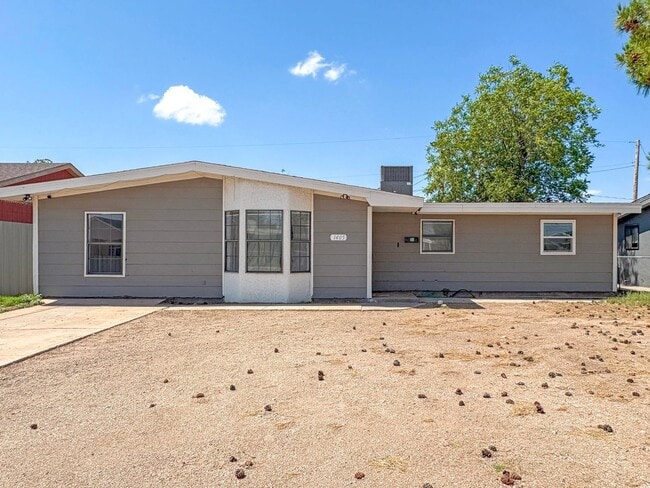 property at 1405 W Princess Jeanne Dr