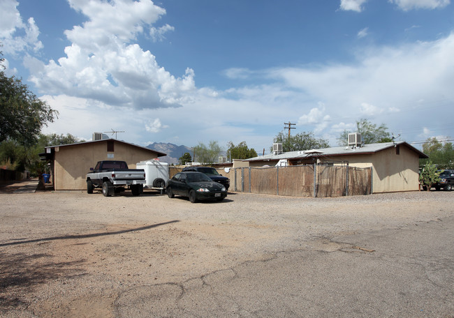 2731-2791 N Fair Oaks Ave in Tucson, AZ - Building Photo - Building Photo