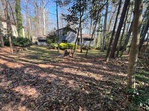 4724 Saint Bernard Dr SW in Lilburn, GA - Building Photo - Building Photo