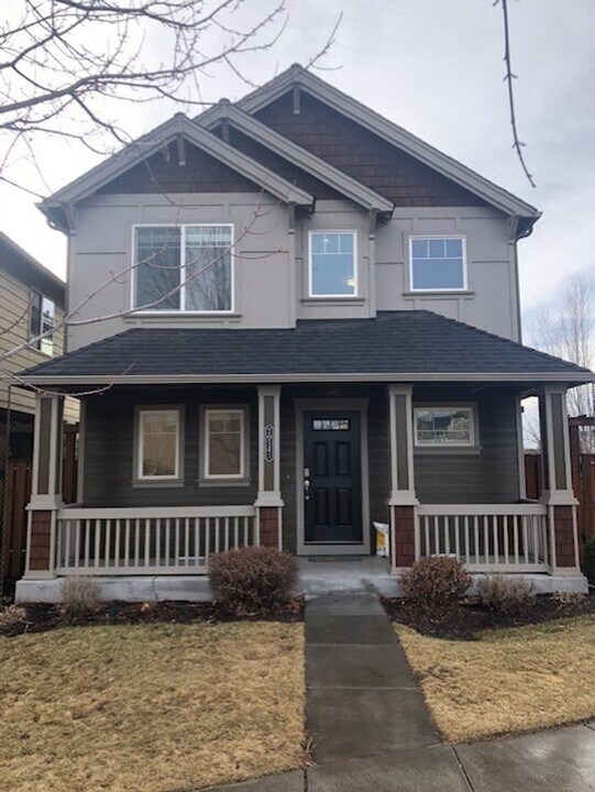 20541 Sun Meadow Way in Bend, OR - Building Photo
