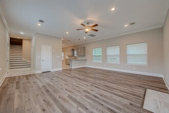 6020 Fite Rd in Pearland, TX - Foto de edificio - Building Photo