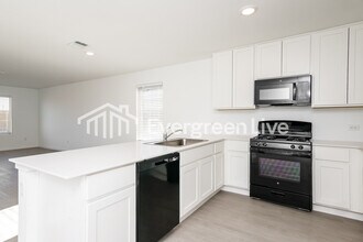 12520 Huntington Rdg Wy in Oklahoma City, OK - Building Photo - Building Photo