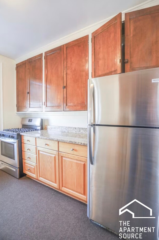 property at 5642 N Kimball Ave