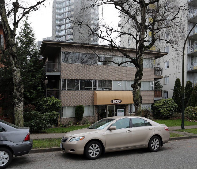 Bay Plaza in Vancouver, BC - Building Photo