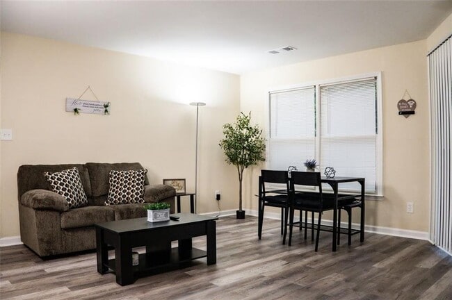 property at 1600 Oakpoint Dr SW