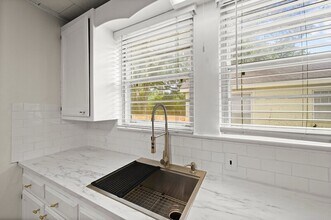 1642 College Dr in Baton Rouge, LA - Building Photo - Building Photo