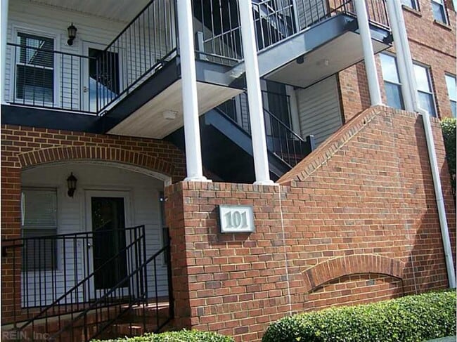 101 Westover Ave in Norfolk, VA - Building Photo - Building Photo