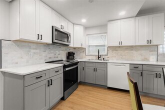 3675 Gulf Blvd in St Pete Beach, FL - Foto de edificio - Building Photo