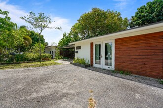 3355 SW 22nd St in Fort Lauderdale, FL - Building Photo - Building Photo
