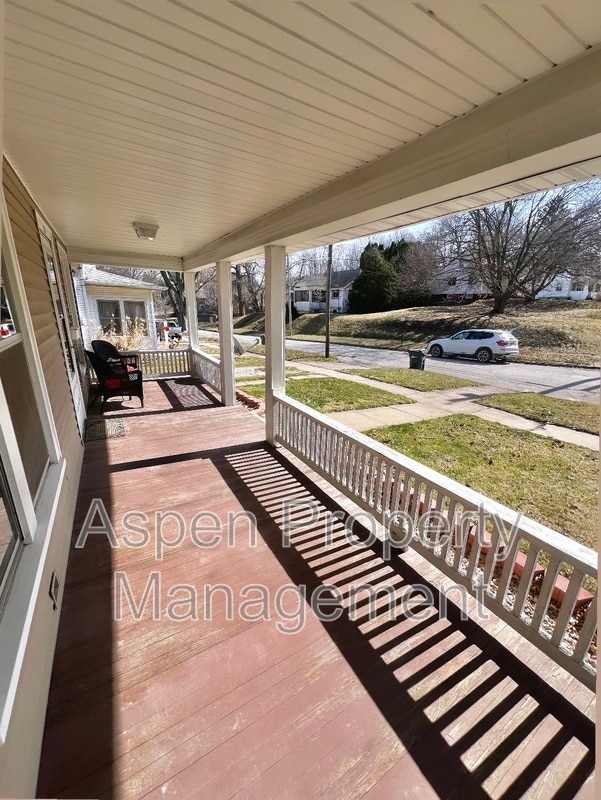 230 Lewis St in Burlington, IA - Building Photo - Building Photo