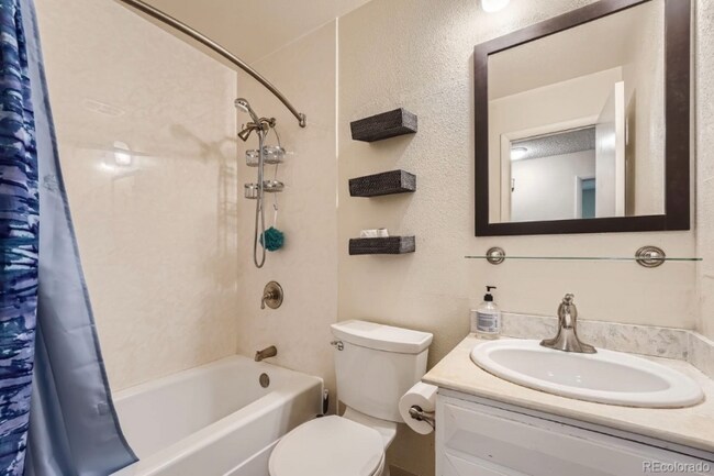 13010 Lowell Ct in Broomfield, CO - Foto de edificio - Building Photo