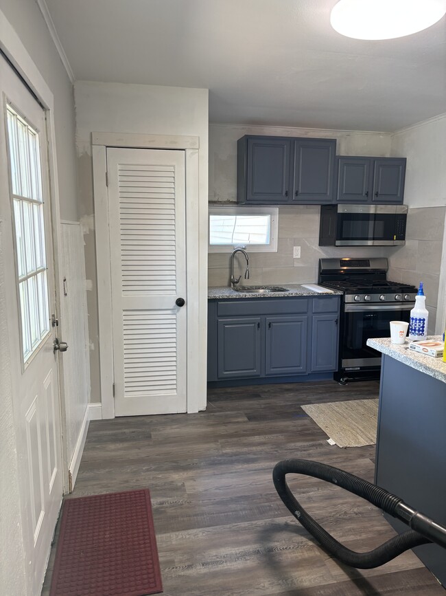 6 Monroe St in Keyport, NJ - Building Photo - Building Photo