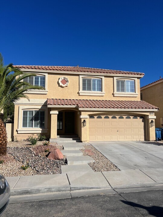 10760 Teton Village Ct in Henderson, NV - Foto de edificio