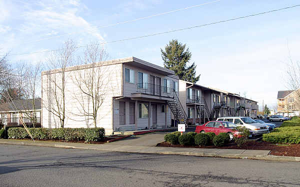 Woodpointe Apartments in Portland, OR - Foto de edificio