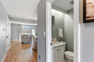 320 Newbury St in Danvers, MA - Building Photo - Building Photo