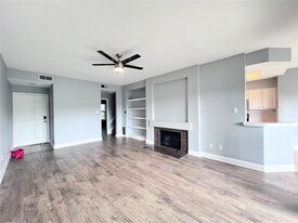 4711 Spicewood Springs Rd in Austin, TX - Building Photo