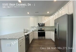 5101 Deep Channel Dr in Raleigh, NC - Building Photo - Building Photo