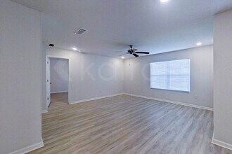 132 Swallowtail Ln in Pensacola, FL - Foto de edificio - Building Photo