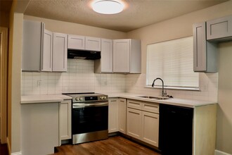 7101 Parker Rd in Houston, TX - Building Photo - Building Photo
