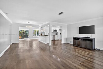 7920 Alhambra Blvd in Miramar, FL - Building Photo - Building Photo