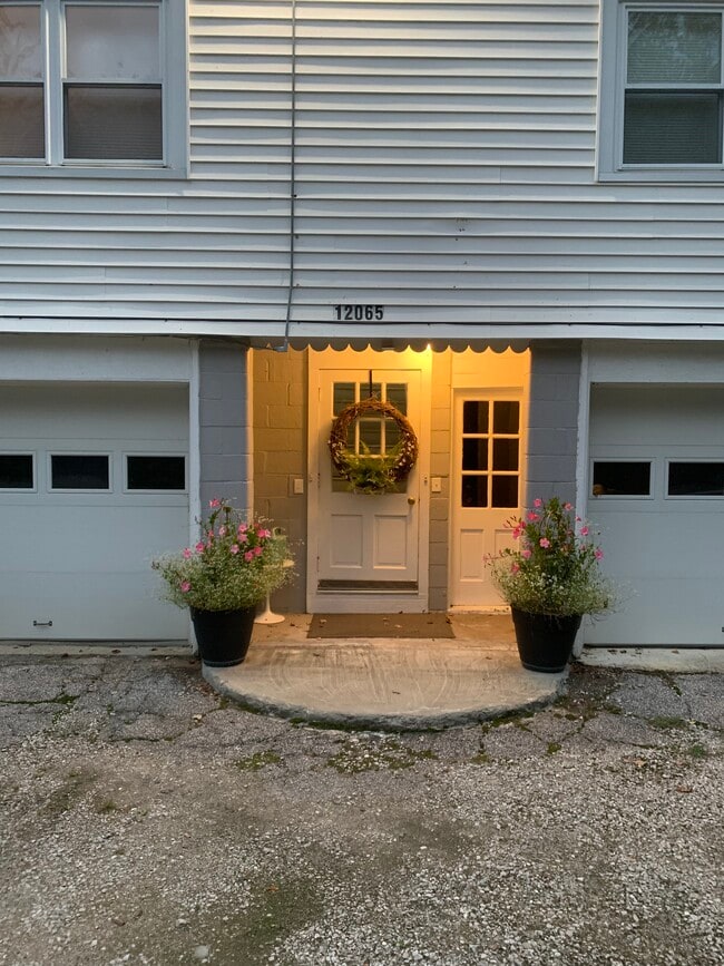 12065 County Line Rd