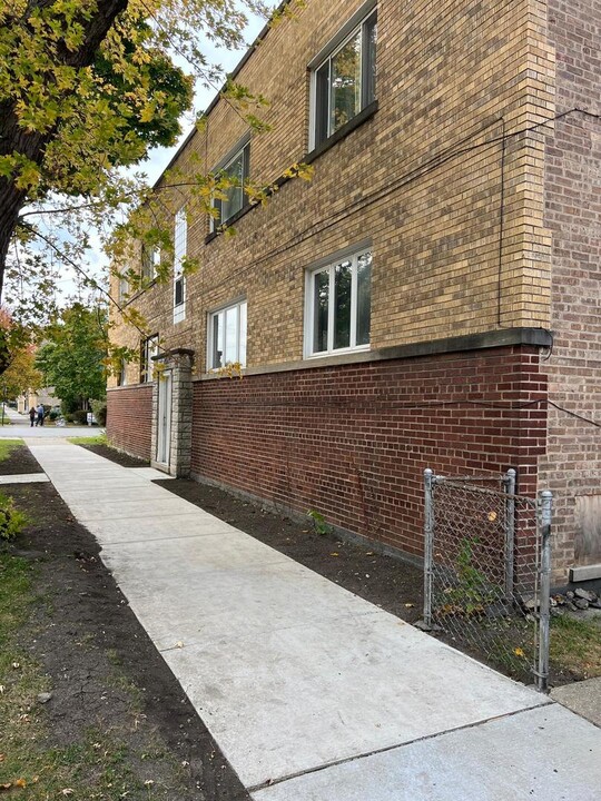 2754 W Arthur Ave in Chicago, IL - Building Photo