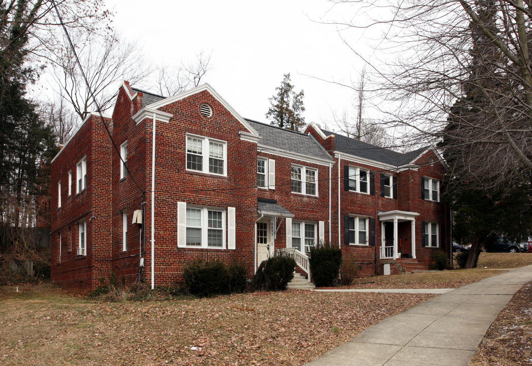 4021-4023 Beecher St NW in Washington, DC - Foto de edificio