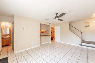 948 S Alma School Rd in Mesa, AZ - Foto de edificio - Building Photo