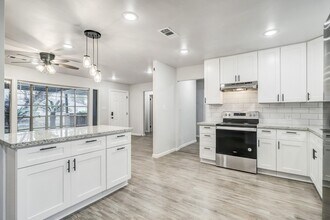 8618 Flossie Mae St in Houston, TX - Building Photo - Building Photo