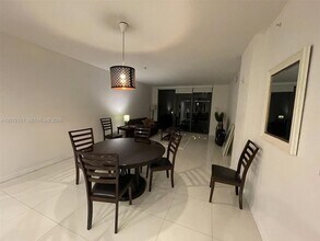 1120 98th St, Unit 204 in Bay Harbor Islands, FL - Foto de edificio - Building Photo