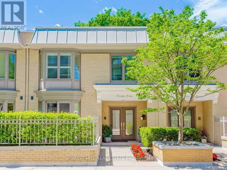 49 Lower Village Gate in Toronto, ON - Building Photo