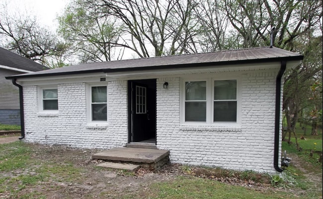 property at 1401 Todd Ave