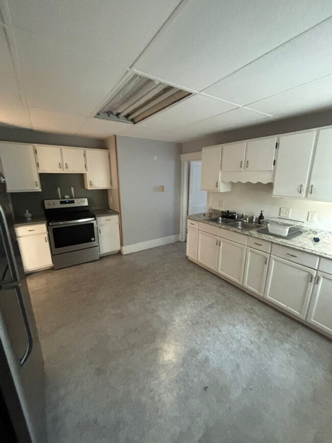 25 Lenox St, Unit 2R