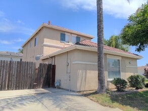 3313 Kee Ln in Modesto, CA - Building Photo - Building Photo