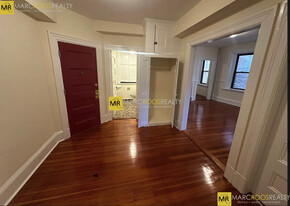 881 Massachusetts Ave, Unit 7 in Cambridge, MA - Building Photo - Building Photo