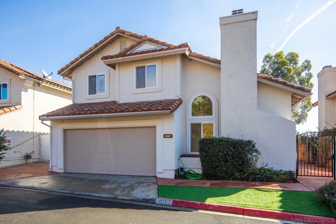 10167 Bluestone Ct in Spring Valley, CA - Building Photo