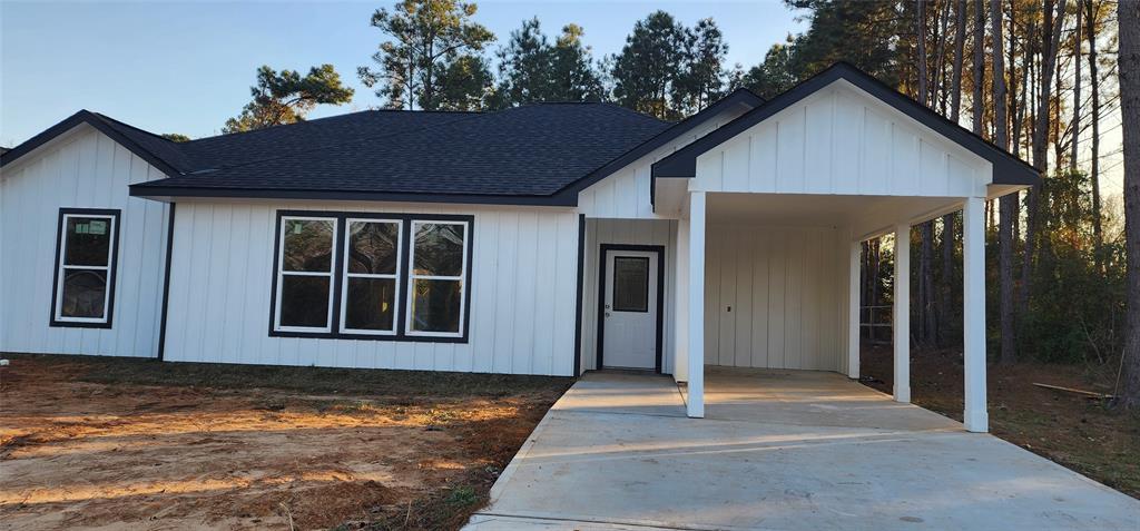 154 Brahman Dr in Onalaska, TX - Building Photo