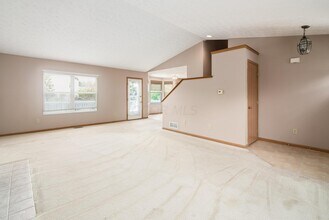 645 Thatch St in Reynoldsburg, OH - Building Photo - Building Photo