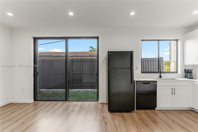 408 NE 1st Rd in Homestead, FL - Foto de edificio - Building Photo