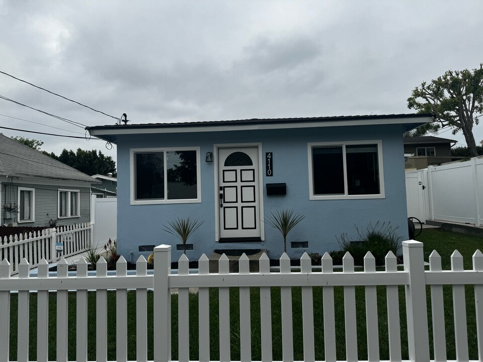 4110 E Wilton St in Long Beach, CA - Foto de edificio