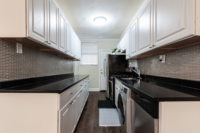 730 W Roscoe St in Chicago, IL - Building Photo - Building Photo