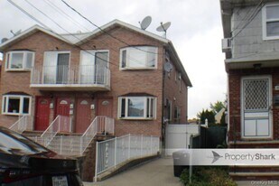 151-39-151-18 18th Ave, Unit First Floor in Queens, NY - Building Photo
