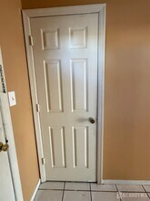 1202 Woodbridge Commons Way in Iselin, NJ - Building Photo - Building Photo