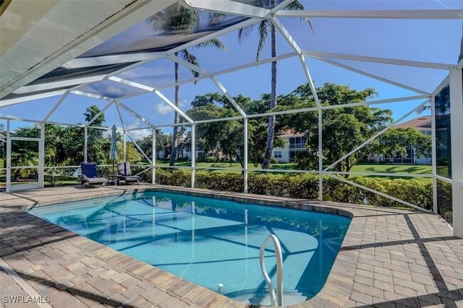 property at 5613 Harbour Cir