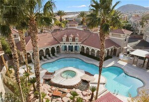 10550 W Alexander Rd in Las Vegas, NV - Building Photo